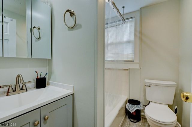 275 Greylock Pkwy 3, Belleville Twp., NJ 07109