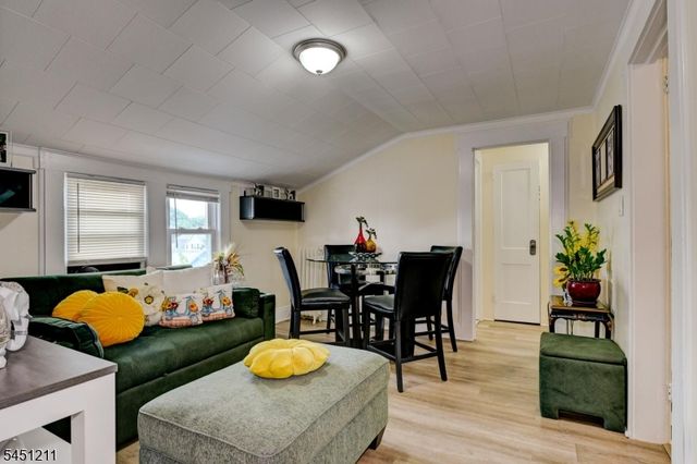 275 Greylock Pkwy 3, Belleville Twp., NJ 07109