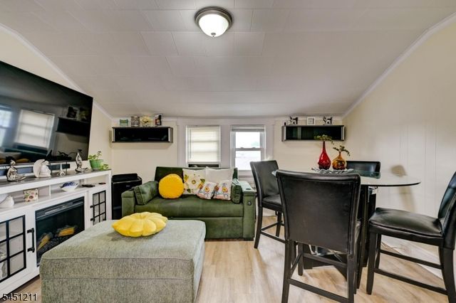 275 Greylock Pkwy 3, Belleville Twp., NJ 07109