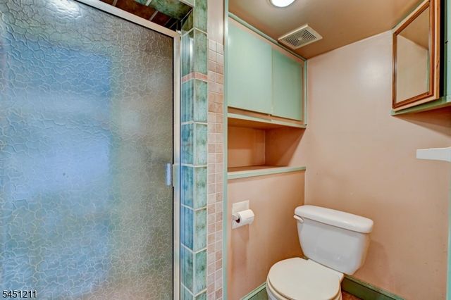 275 Greylock Pkwy 3, Belleville Twp., NJ 07109