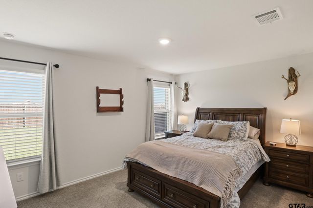 1206 Grand View Drive, Ennis, TX 75119