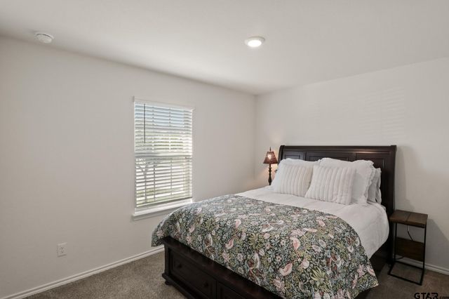 1206 Grand View Drive, Ennis, TX 75119