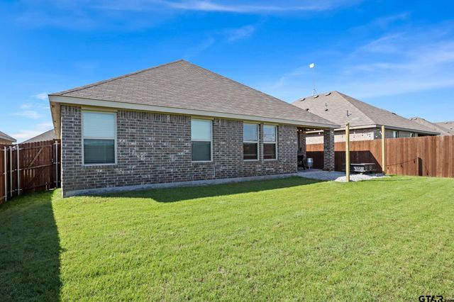 1206 Grand View Drive, Ennis, TX 75119