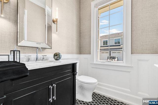 22 Gabriel Court 22, Paramus, NJ 07652