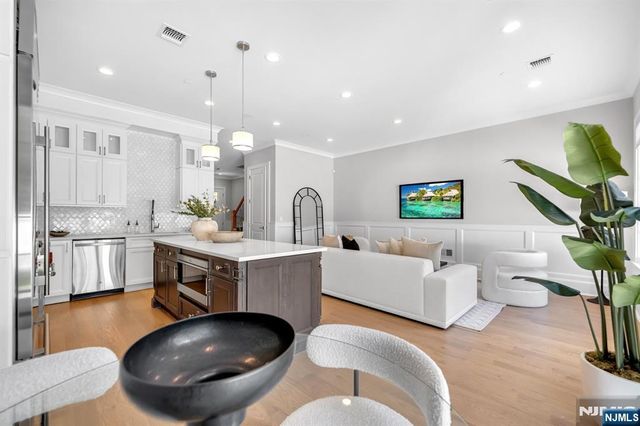 22 Gabriel Court 22, Paramus, NJ 07652