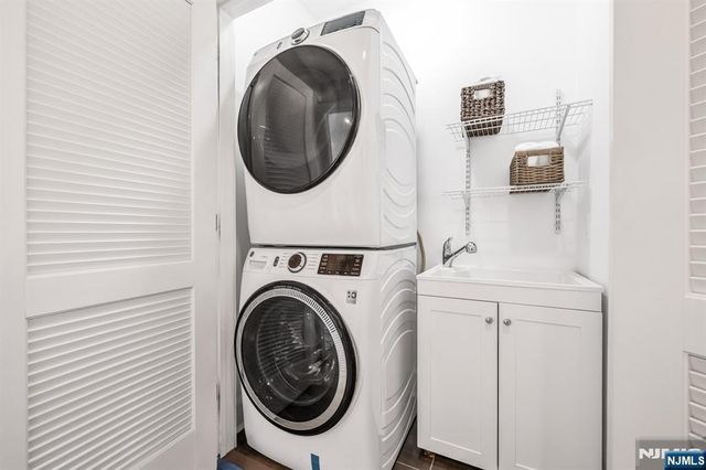 22 Gabriel Court 22, Paramus, NJ 07652