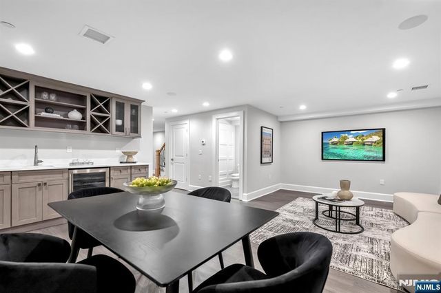 22 Gabriel Court 22, Paramus, NJ 07652