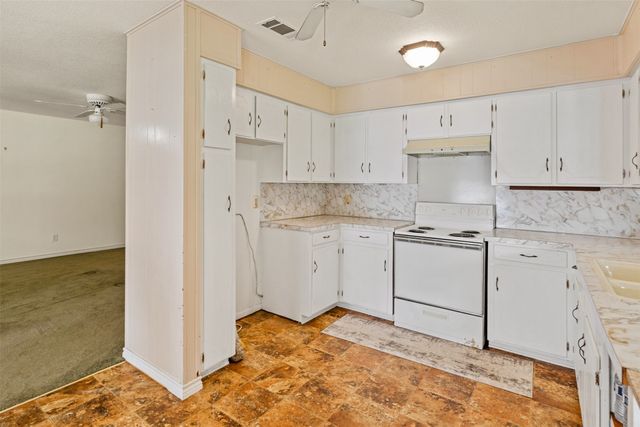 156 King Arthur Road, Mabank, TX 75156
