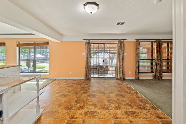 156 King Arthur Road, Mabank, TX 75156