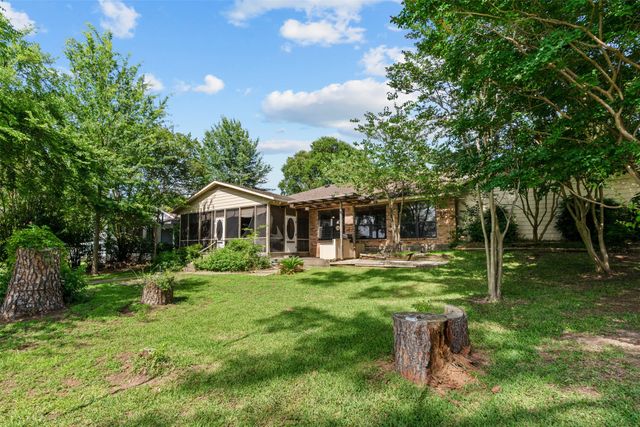 156 King Arthur Road, Mabank, TX 75156