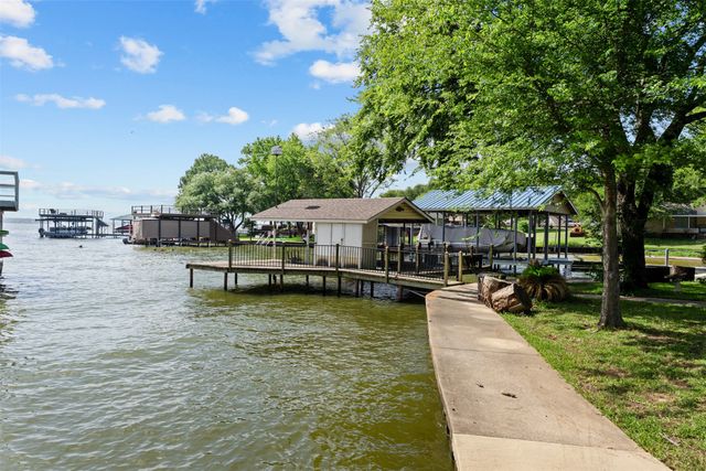 156 King Arthur Road, Mabank, TX 75156