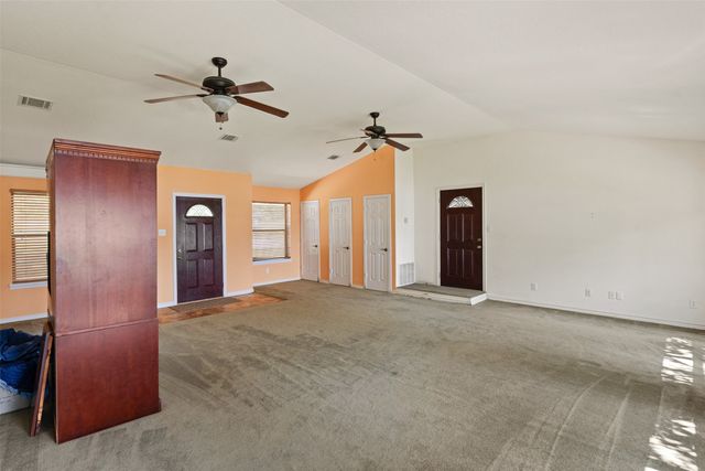 156 King Arthur Road, Mabank, TX 75156