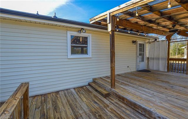 532 Henderson Drive, Clemmons, NC 27012