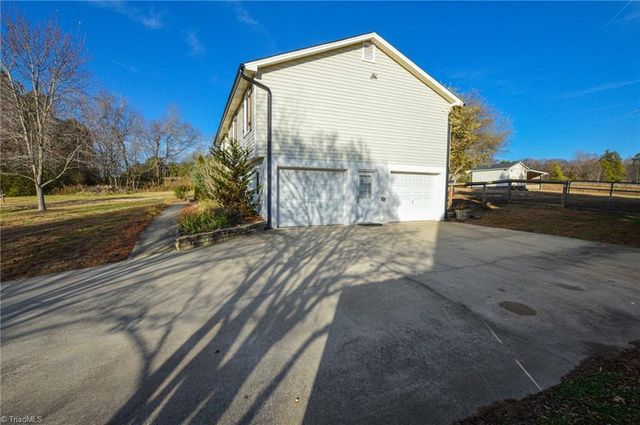 532 Henderson Drive, Clemmons, NC 27012