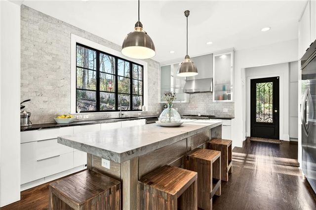 5759 Riverside Drive, Atlanta, GA 30327