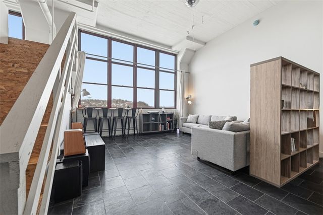 5850 Centre Ave 701, Shadyside, PA 15206