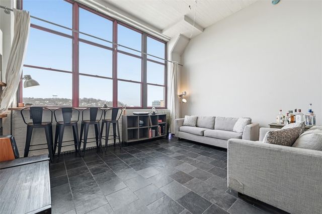 5850 Centre Ave 701, Shadyside, PA 15206