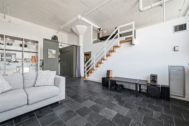 5850 Centre Ave 701, Shadyside, PA 15206