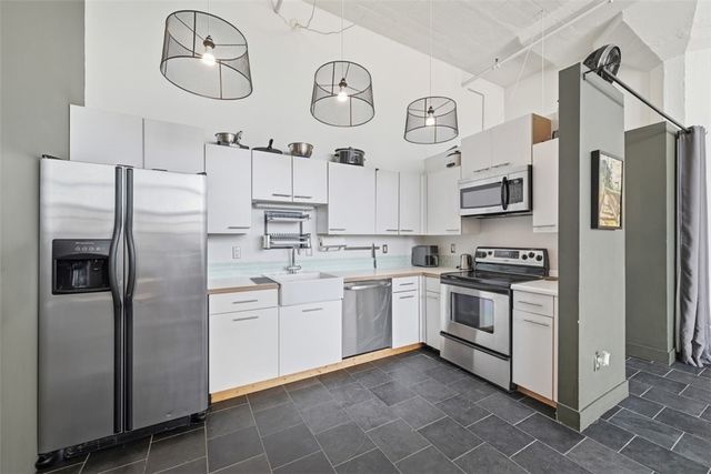 5850 Centre Ave 701, Shadyside, PA 15206