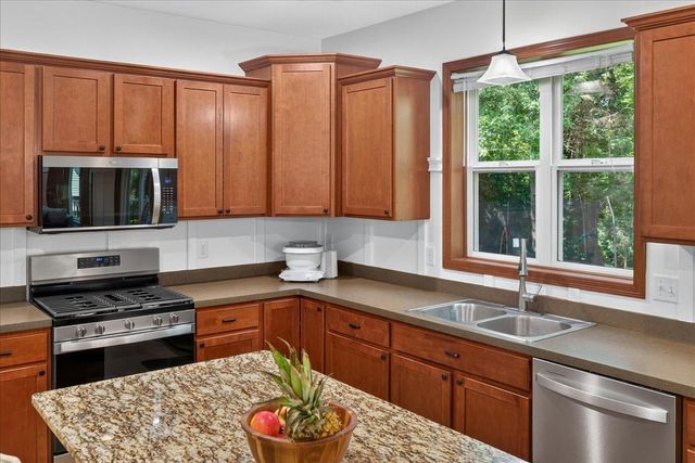 10909 Quail Avenue N, Champlin, MN 55316