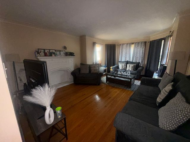 1637 N Sayre Avenue, Chicago, IL 60707