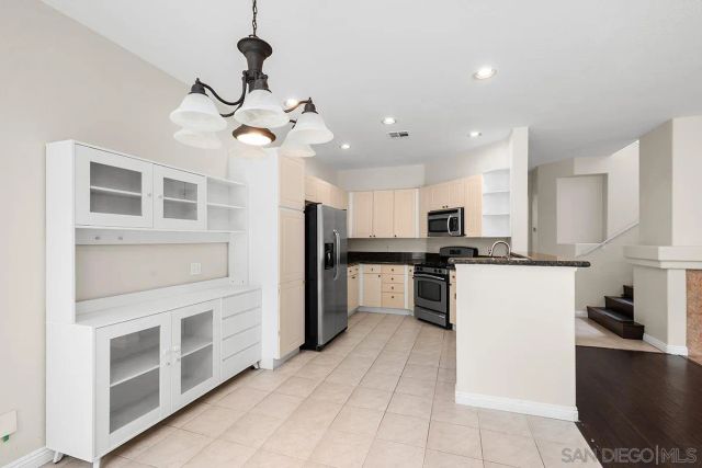 11237 Carmel Creek Rd 5, San Diego, CA 92130