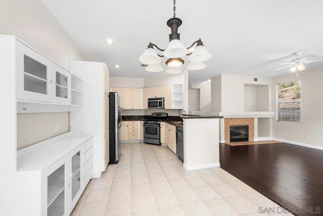 11237 Carmel Creek Rd 5, San Diego, CA 92130