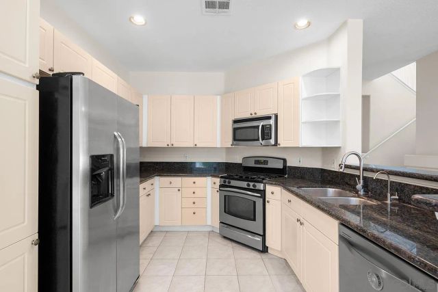 11237 Carmel Creek Rd 5, San Diego, CA 92130