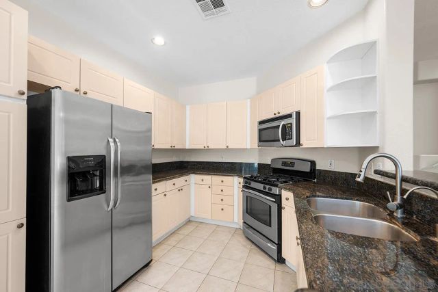 11237 Carmel Creek Rd 5, San Diego, CA 92130