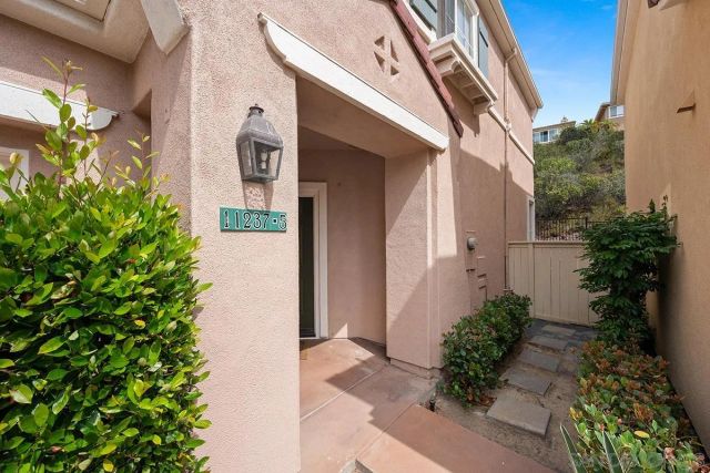 11237 Carmel Creek Rd 5, San Diego, CA 92130