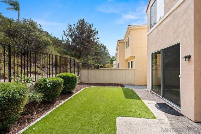 11237 Carmel Creek Rd 5, San Diego, CA 92130