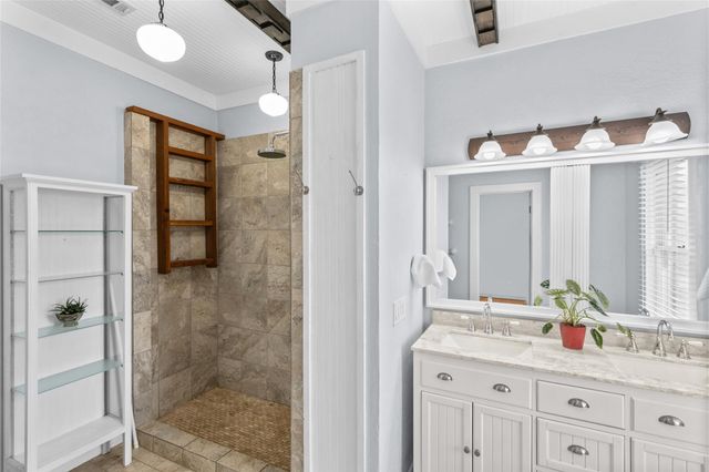 450 and 500 Springlake DR, Dripping Springs, TX 78620