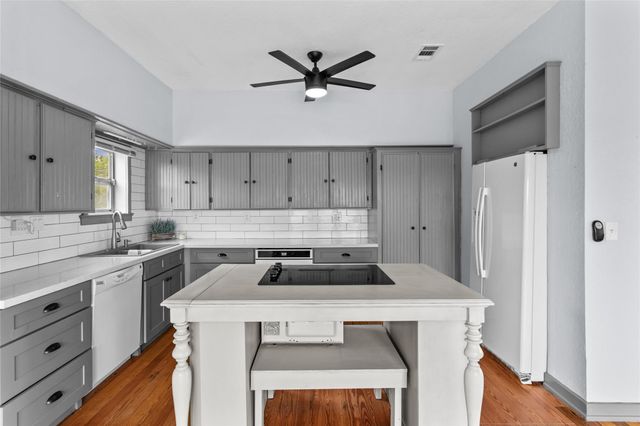 450 and 500 Springlake DR, Dripping Springs, TX 78620