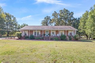 520 Callahan Dr, New Johnsonville, TN 37134