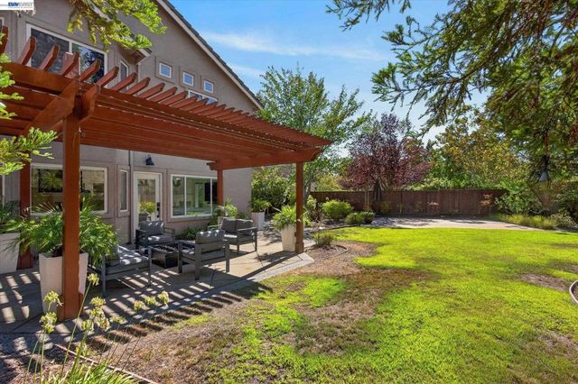 142 Blackstone Dr, Danville, CA 94506