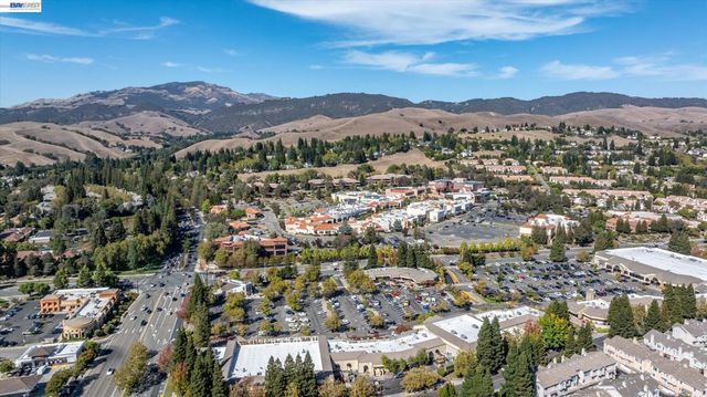 142 Blackstone Dr, Danville, CA 94506