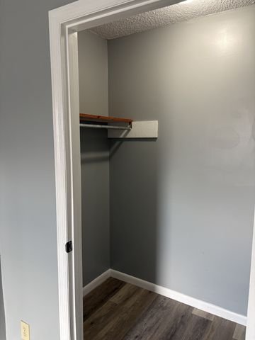 809 Brickmont Ct, Nashville, TN 37207