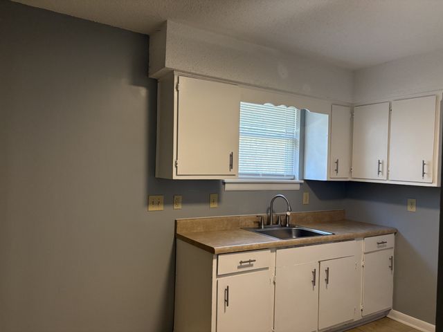 809 Brickmont Ct, Nashville, TN 37207