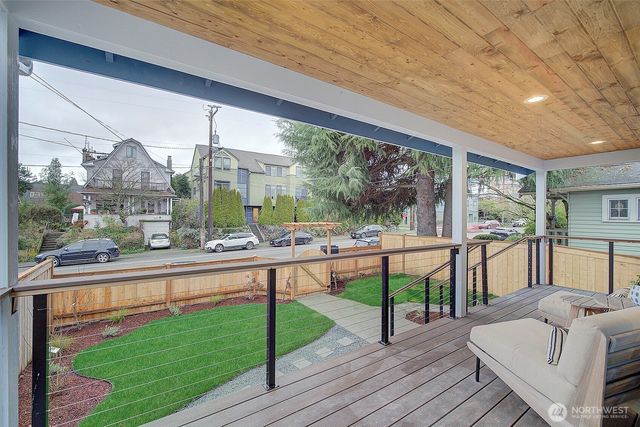7008 Linden Avenue N, Seattle, WA 98103