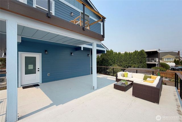 7008 Linden Avenue N, Seattle, WA 98103