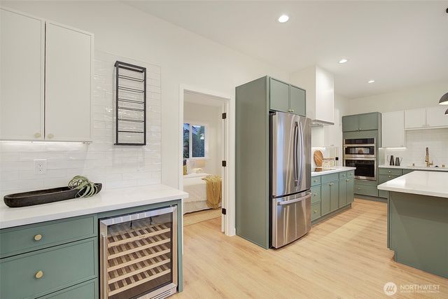 7008 Linden Avenue N, Seattle, WA 98103