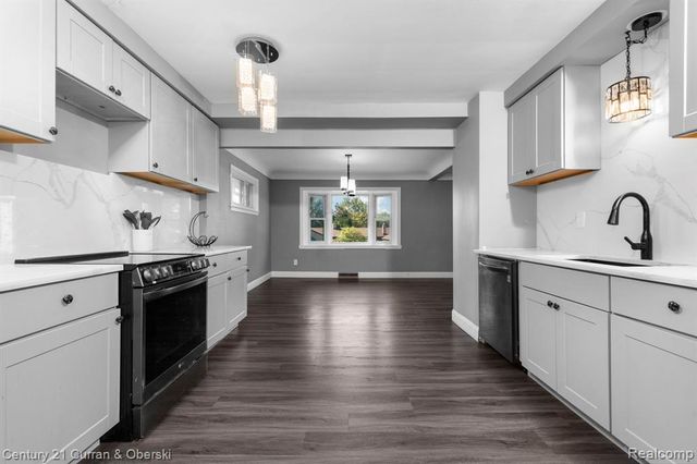 26980 James Avenue, Flat Rock, MI 48134