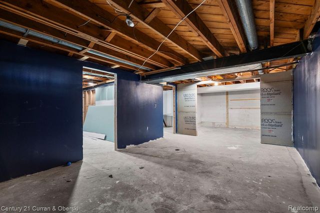 26980 James Avenue, Flat Rock, MI 48134