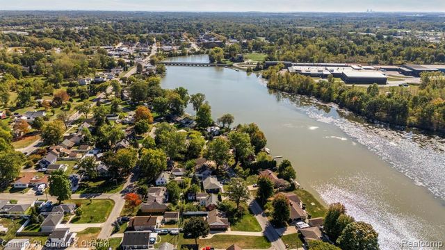 26980 James Avenue, Flat Rock, MI 48134