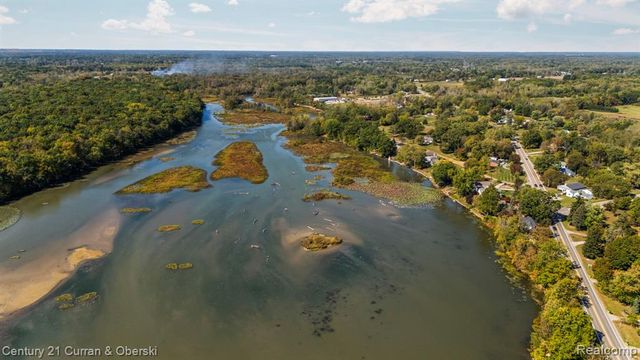 26980 James Avenue, Flat Rock, MI 48134