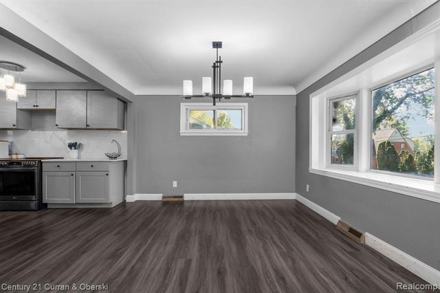 26980 James Avenue, Flat Rock, MI 48134