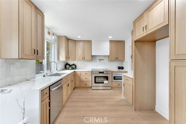 22592 Brookdale, Lake Forest (el Toro), CA 92630