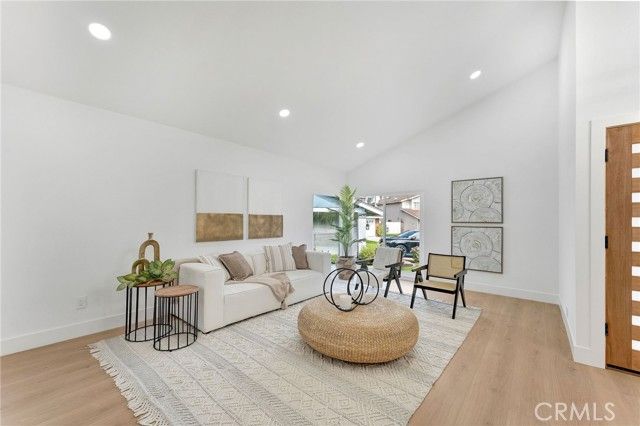 22592 Brookdale, Lake Forest (el Toro), CA 92630