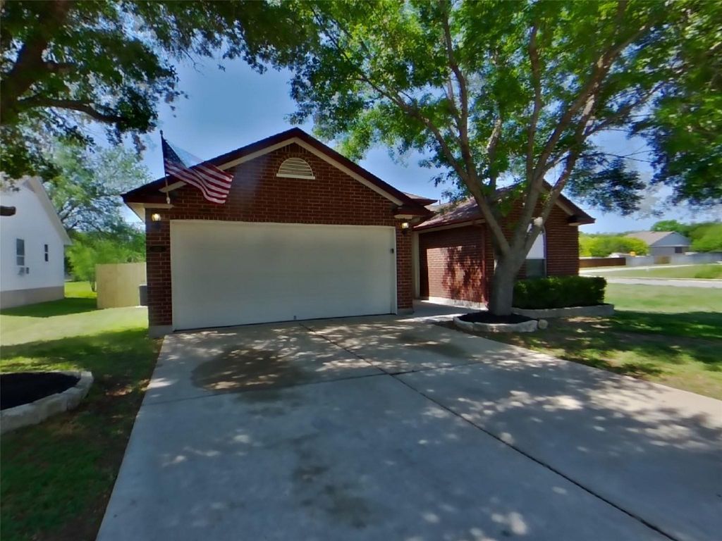 102 Cassandra DR, Hutto, TX 78634