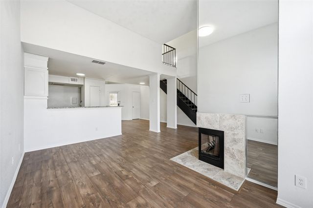 3410 W Country Club Drive 293, Irving, TX 75035